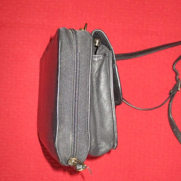 Franklin Covey Crossbody Organizer and Purse - Picture 2 of 13